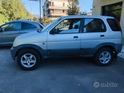 Usata Daihatsu Terios 83 CV (61 kW) 1999 Grigio SUV