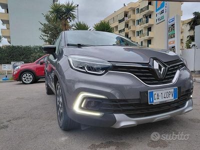 Usata Renault Captur Intens 90 CV (66 kW) 2018 Grigio SUV