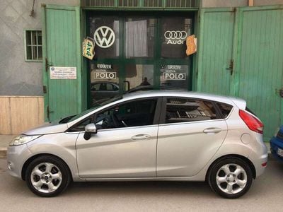 Usata Ford Fiesta Titanium 68 CV (50 kW) 2009 Grigio Utilitaria
