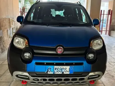 Usata Fiat Panda Cross Cross 69 CV (50 kW) 2023 Blu/azzurro Utilitaria