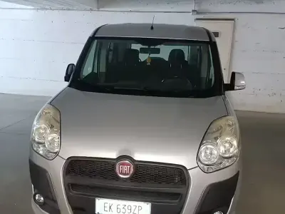 Usata Fiat Doblò 120 CV (88 kW) 2012 Grigio Monovolume