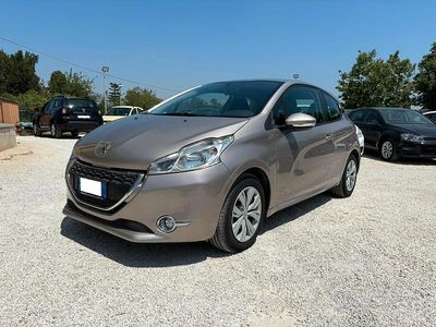 Usata Peugeot 208 82 CV (60 kW) 2013 Marrone Utilitaria