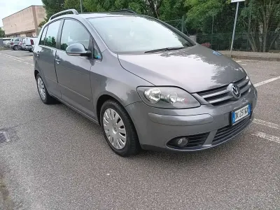 Usata VW Golf IV 102 CV (75 kW) 2004 Grigio Berlina