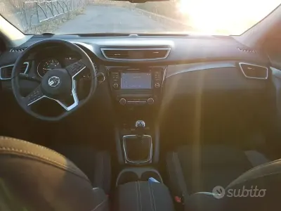 Usata Nissan Qashqai N-Connecta 131 CV (96 kW) 2020 Grigio SUV