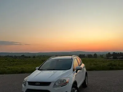 Usata Ford Kuga 163 CV (119 kW) 2013 Bianco SUV