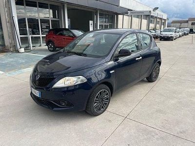 Usata Lancia Ypsilon Gold 69 CV (50 kW) 2020 Blu Utilitaria