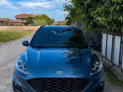 Usata Ford Kuga ST-Line 120 CV (88 kW) 2021 Blu SUV