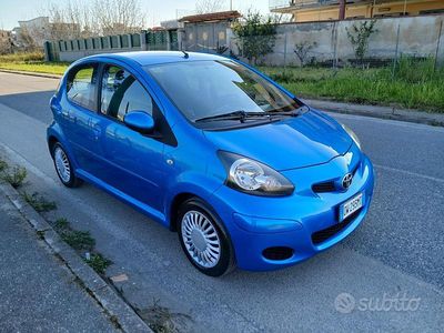 Usata Toyota Aygo 68 CV (50 kW) 2009 Blu Utilitaria