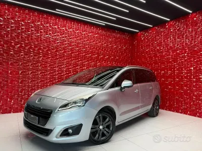 Usata Peugeot 5008 Active 115 CV (84 kW) 2015 Bianco Monovolume