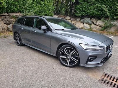 Usata Volvo V60 R-Design 190 CV (139 kW) 2019 Grigio Station wagon