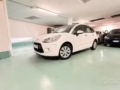 Używany Citroën C3 60 KM (44 kW) 2013 Biały Sedan/Limuzyna