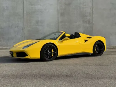 Usata Ferrari 488 669 CV (492 kW) 2019 Giallo Cabrio