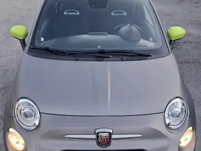 Usado Fiat 500 165 HP (121 kW) 2025 Cinzento Cabrios