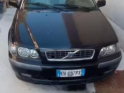 Usata Volvo V40 102 CV (75 kW) 2003 Nero Station wagon