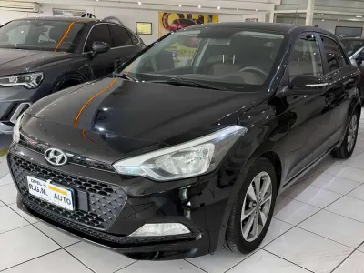 Usata Hyundai i20 Comfort 84 CV (61 kW) 2015 Black metallizzato Utilitaria