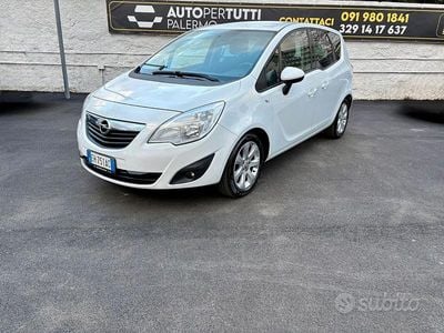 Usata Opel Meriva Cosmo 95 CV (69 kW) 2011 Bianco Monovolume
