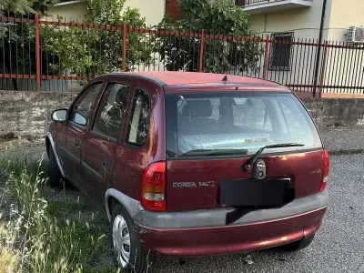 Usata Opel Corsa 60 CV (44 kW) 2000 Rosso Utilitaria