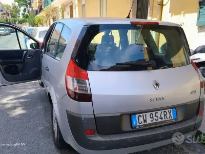 Usata Renault Scénic II 111 CV (81 kW) 2005 Grigio Monovolume