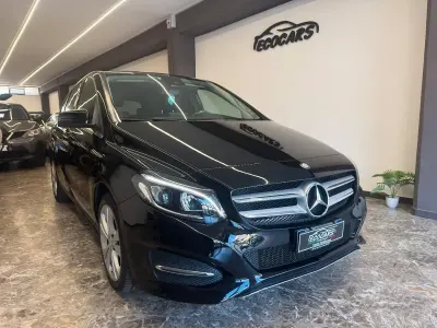 Usata Mercedes B180 Premium 109 CV (80 kW) 2016 Nero Utilitaria