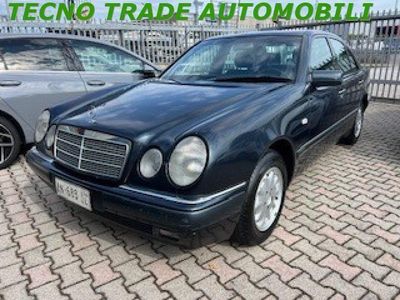 Mercedes E200