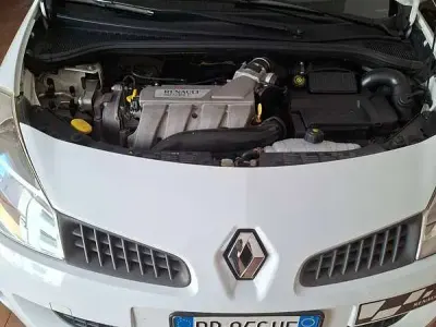 Usata Renault Clio R.S. R.S. 197 CV (144 kW) 2008 Utilitaria