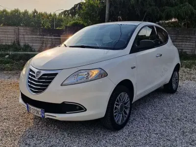 Begagnad Lancia Ypsilon