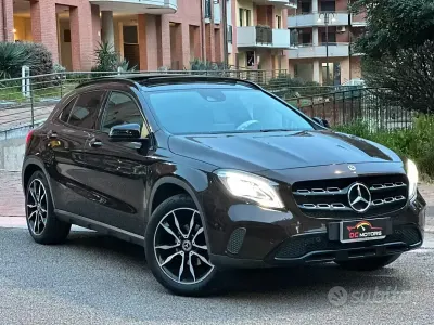 Usata Mercedes GLA200 Premium 136 CV (100 kW) 2018 Marrone SUV