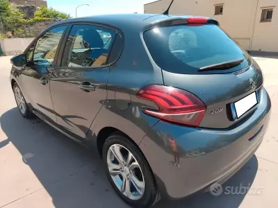 Usata Peugeot 208 Active 75 CV (55 kW) 2016 Grigio Utilitaria