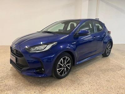 Usata Toyota Yaris Hybrid Trend 92 CV (67 kW) 2021 Blu Berlina