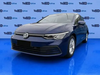 Usata VW Golf VIII Life 110 CV (80 kW) 2021 Blu/azzurro Berlina