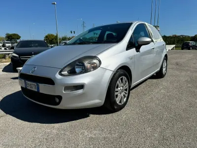 Usata Fiat Punto Pop 85 CV (62 kW) 2012 Argento Utilitaria