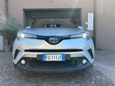 Usata Toyota C-HR Lounge 98 CV (72 kW) 2017 Grigio SUV
