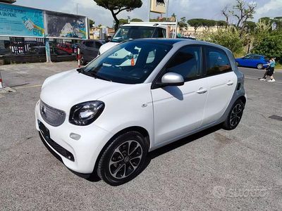 Begagnad Smart ForFour Passion 71 HK (52 kW) 2017 Vit Halvkombi