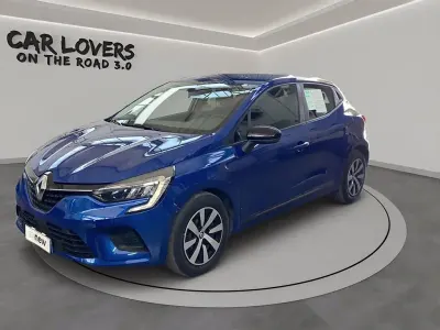 Usata Renault Clio Equilibre 101 CV (74 kW) 2023 Blu scuro Utilitaria