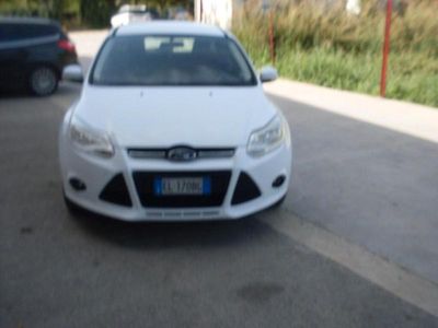 Usata Ford Focus 115 CV (84 kW) 2011 Bianco Station wagon