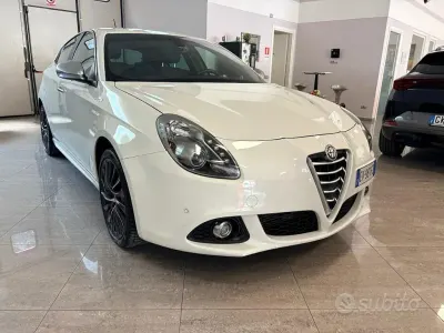 Usata Alfa Romeo Giulietta 105 CV (77 kW) 2014 Bianco Utilitaria