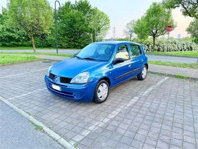 Brugt Renault Clio II 75 HK (55 kW) 2006 Blå Hatchback