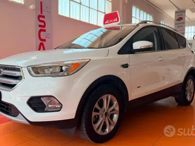 Usata Ford Kuga Business Edition 150 CV (110 kW) 2016 Bianco SUV