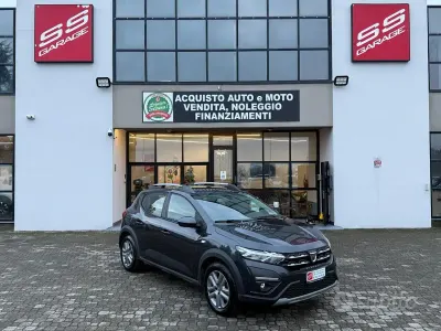 Usata Dacia Sandero Essentiel 91 CV (66 kW) 2022 Grigio Berlina