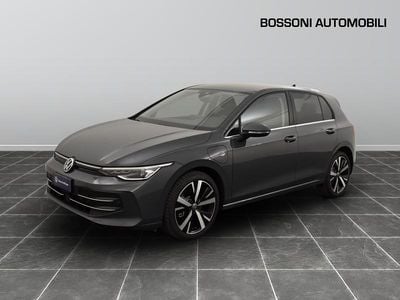 Grigio Nuova 2025 VW Golf Style Berlina | 39.900 € (Molto cara)
