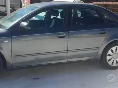 Usata Audi A4 116 CV (85 kW) 2005 Grigio Berlina