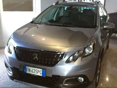 Usata Peugeot 2008 Allure 99 CV (72 kW) 2018 Grigio SUV