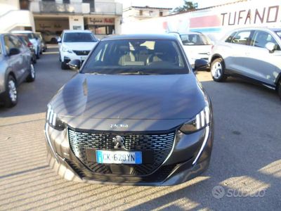 Usata Peugeot 208 GT 131 CV (96 kW) 2022 Grigio Utilitaria