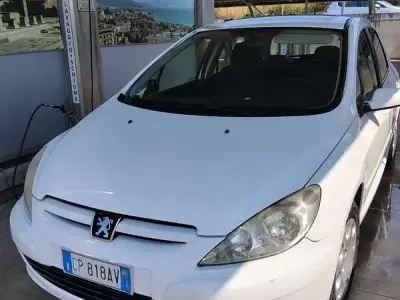 Usata Peugeot 307 S 68 CV (50 kW) 2004 Bianco Berlina