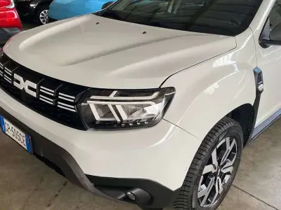 Usata Dacia Duster Journey 114 CV (83 kW) 2023 Bianco SUV