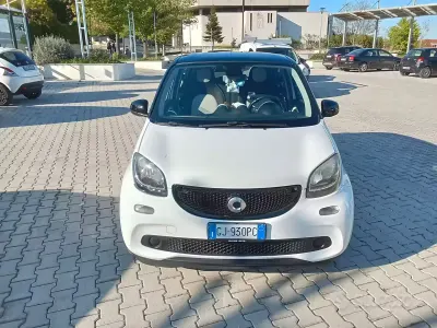 Usata Smart ForFour 71 CV (52 kW) 2015 Bianco Utilitaria