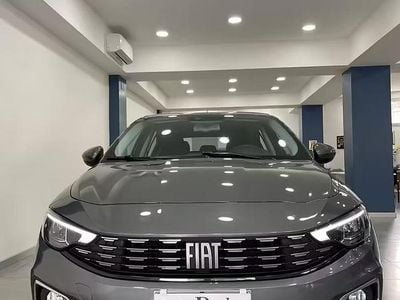 Usata Fiat Tipo Cross 95 CV (69 kW) 2021 Beige Berlina