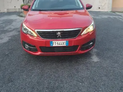 Usata Peugeot 308 Business-Line 102 CV (75 kW) 2018 Rosso Station wagon