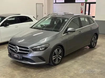 Usata Mercedes B200 150 CV (110 kW) 2021 Grigio Monovolume