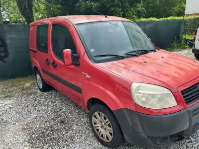 Usata Fiat Doblò Active 103 CV (75 kW) 2009 Rosso Monovolume
